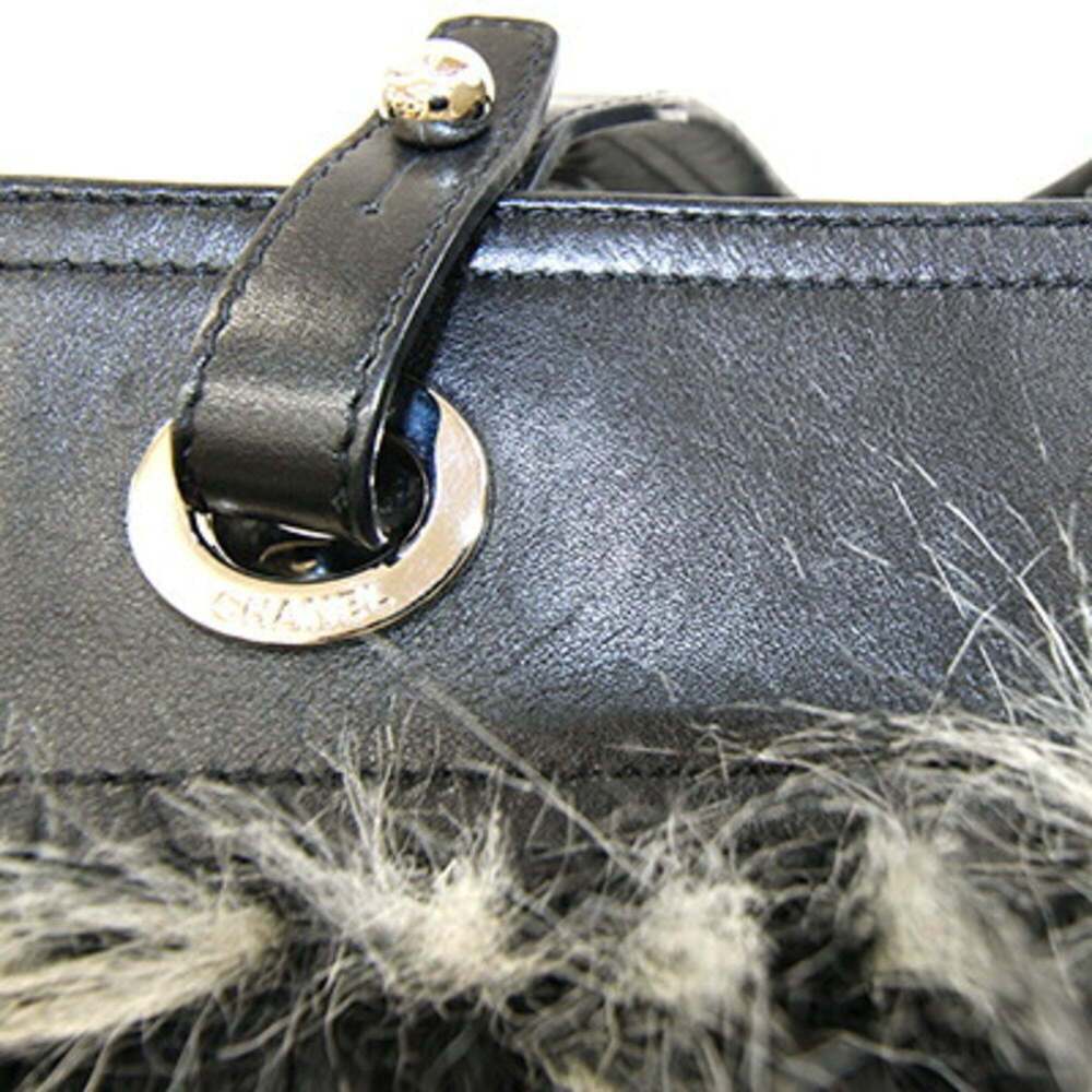 CHANEL Black Leather Logo Shoulder Bag - Picture 7 of 10